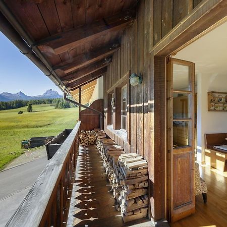 Chalet Cadin Hotel Cortina dʼAmpezzo Eksteriør billede